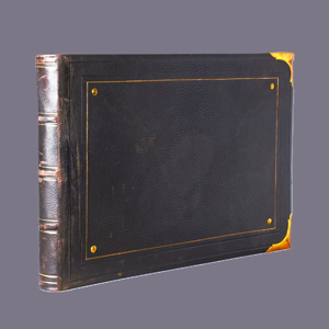 Lot 510, Auction  126, Fotoalbum, Fotoalbum - Ledereinband mit Messingbeschlägen (blanko)