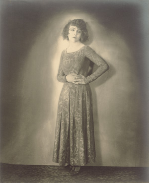 Los 4129 - Film Photography - Stills from the German silent film Herzog Ferrentes Ende, directed by Paul Wegener - 2 - thumb