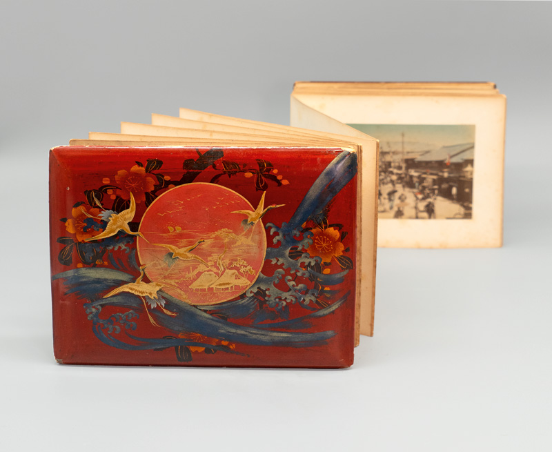 Lot 50, Auction 126, Illustriertes Lackalbum, mit 43 fest montierten, kolorierten Vintage-Photographien