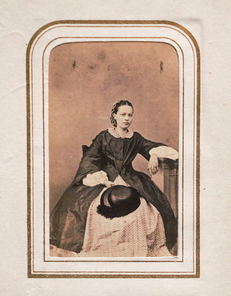 Lot 109, Auction 126, Italienisches Porträtalbum des Risorgimento, Fotoalbum mit 20 Porträtfotografien, CDV-Format