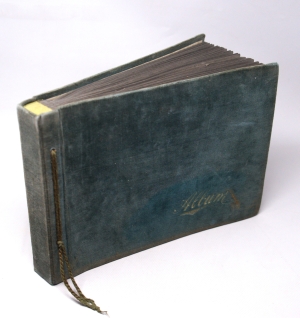 Los 105 - Japan - Fotoalbum mit Porträts und Alltagsszenen - 3 - thumb